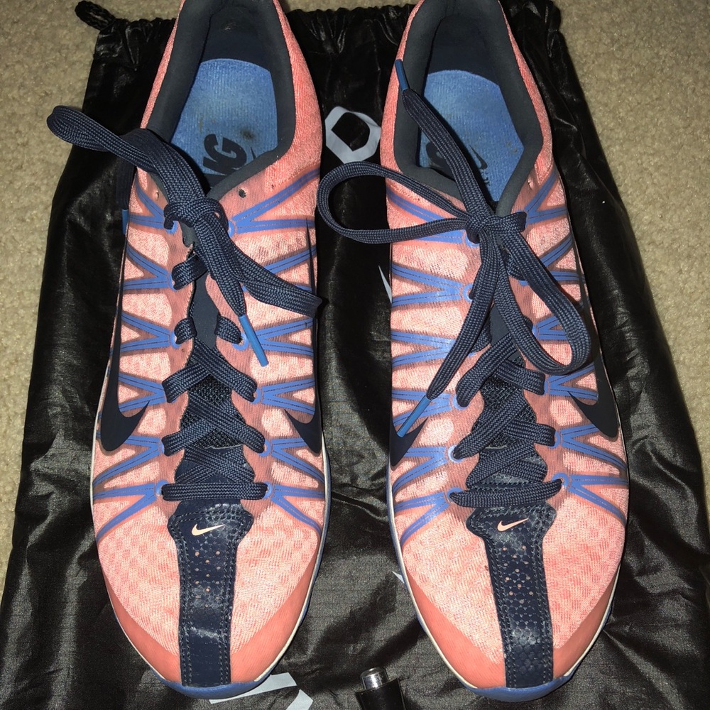 Track shoes